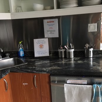 Samesun - kitchen - Hostels Near Me - Montreal, Quebec Samesun - kitchen - Hostels Near Me - Montreal, Quebec
