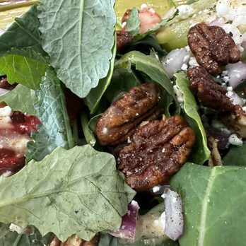 Yvette's Cafe - Organic Baby Spinach Salad - Sandwiches Near Me - Stone Harbor, New Jersey