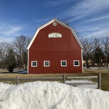 Inglenook Park - Barn - Parks Near Me - Southfield, Michigan
