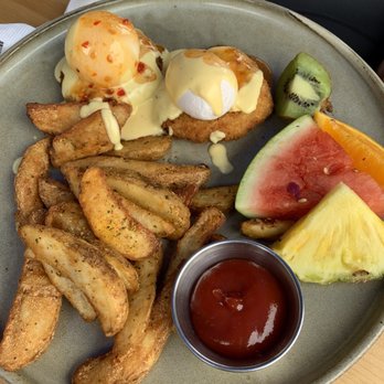 Namo Café Bistro - Edmonton Trail - Lobster Rangoon Benny - Breakfast & Brunch Near Me - Calgary, Alberta