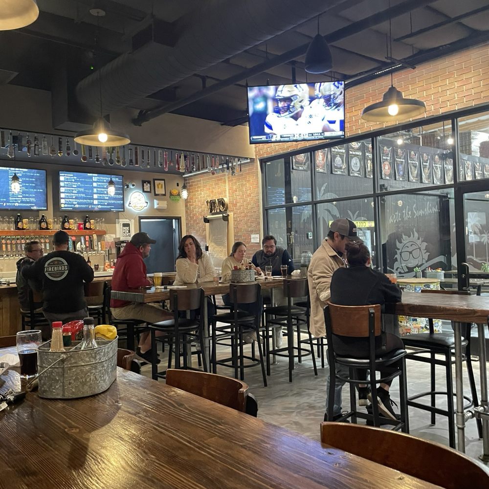 La Quinta Brewing Co - Watched football - Breweries Near Me - Palm Desert, California La Quinta Brewing Co - Watched football - Breweries Near Me - Palm Desert, California
