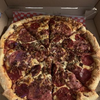 Shipwreck Pizza - Pizza Near Me - Ucluelet, British Columbia