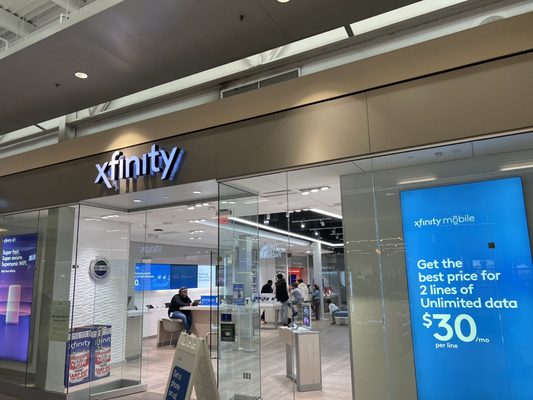 Christiana Mall by null