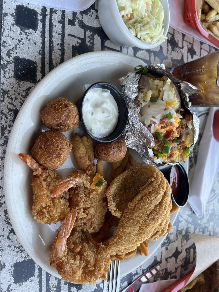 PELICANS LANDING RESTAURANT 90 Photos & 107 Reviews 500 Harbour