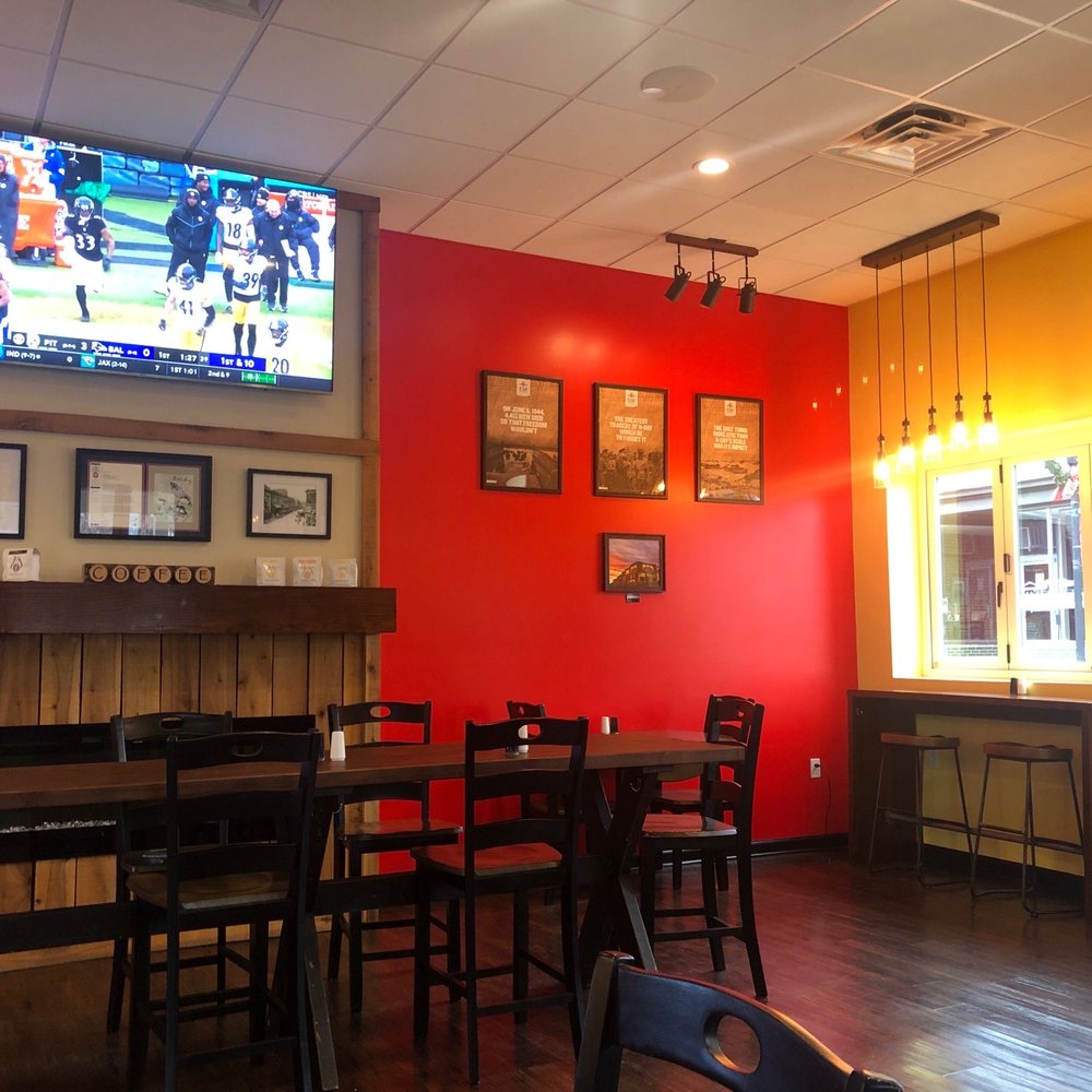 Bridge Street Cafe - Dining area - Cafes Near Me - Bedford, Virginia
