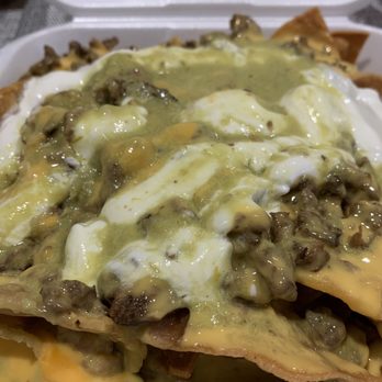 Metro Basilica Truck - Nachos - Food Trucks Near Me - La Puente, California Metro Basilica Truck - Nachos - Food Trucks Near Me - La Puente, California
