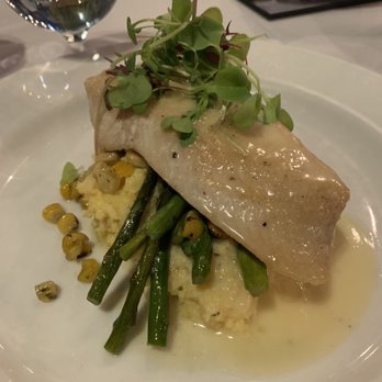 Fleetwood's on Front St - Monchong - New American Near Me - Lahaina, Hawaii