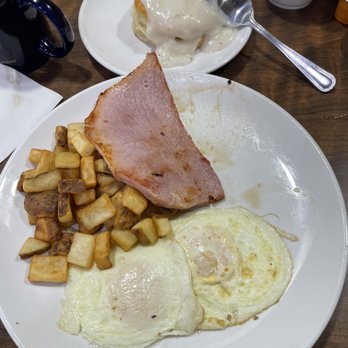 Main Street Cafe - a plate of breakfast food - Cafes Near Me - San Angelo, Texas