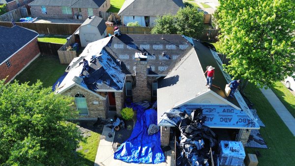 Lopez Contracting Solutions Logo