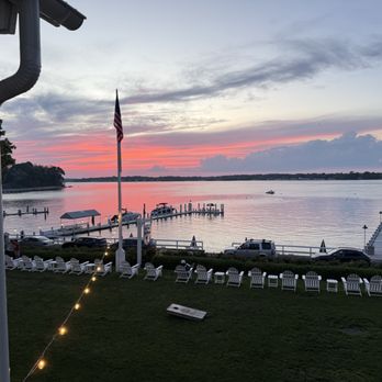 Pridwin Hotel - At sunset - Hotels Near Me - Shelter Island, New York