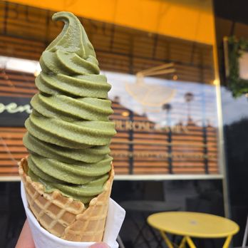 Burosu Ramen - Matcha soft servre - Ramen Near Me - Studio City, California