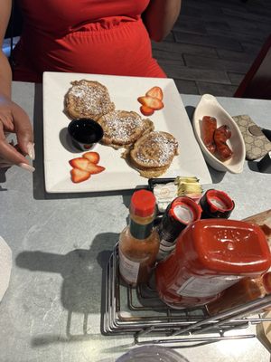 The Green Gator Frisco by null