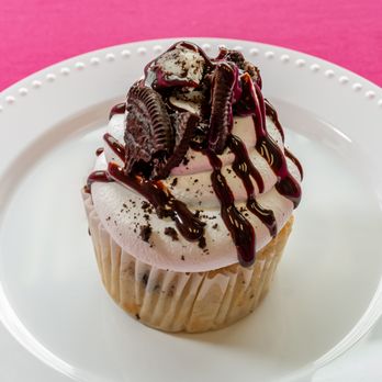 Sweetjays Bakeshop - Cookies and Cream Cupcake - Desserts Near Me - Warren, Michigan Sweetjays Bakeshop - Cookies and Cream Cupcake - Desserts Near Me - Warren, Michigan