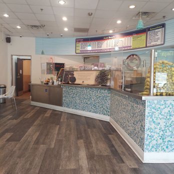 Beach Bowls Acai Cafe - Inside - Cafes Near Me - Torrance, California