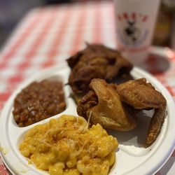Gus's World Famous Fried Chicken - Austin - 2 piece white + additional wing