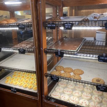 Kneaders Bakery & Cafe - Inside - Bakeries Near Me - Yuma, Arizona