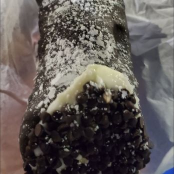 Mike's Pastry - Chocolate cannoli with chocolate chips - Bakeries Near Me - Boston, Massachusetts Mike's Pastry - Chocolate cannoli with chocolate chips - Bakeries Near Me - Boston, Massachusetts