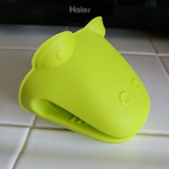 Daiso - Silicone oven mit. Useful although we still use the fabric ones more often. - Department Stores Near Me - San Francisco, California
