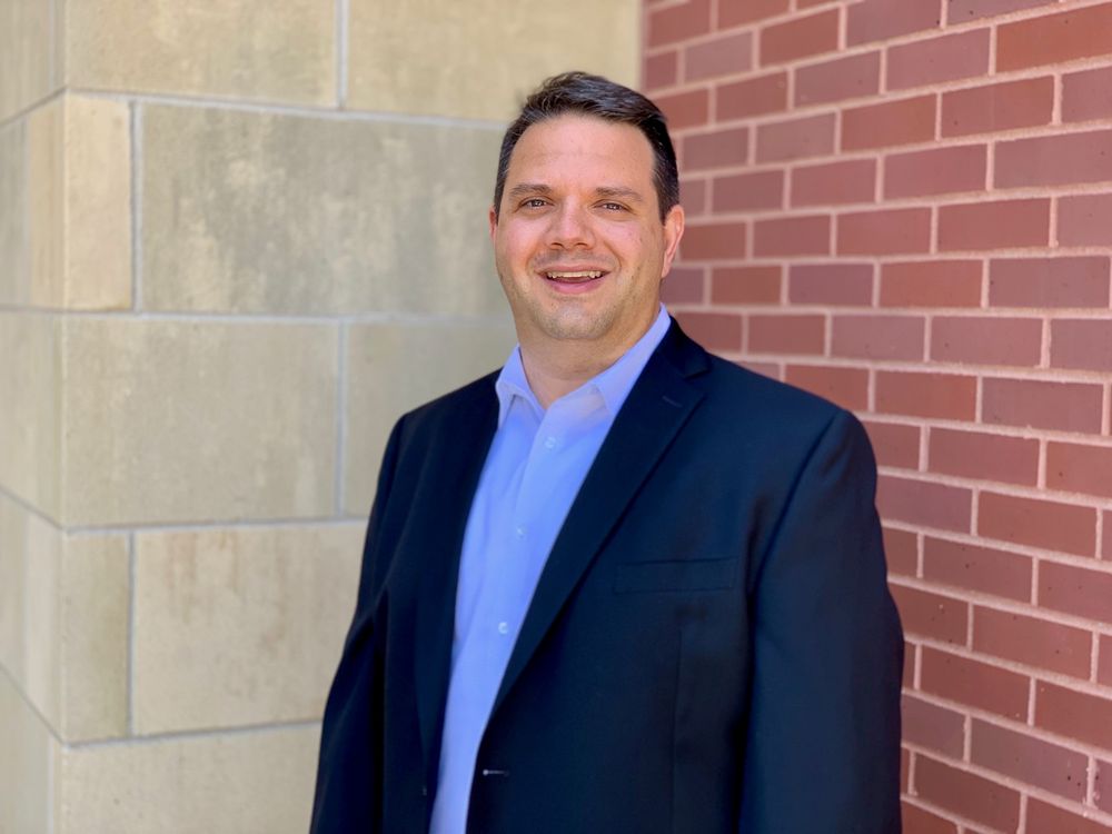 LEADING EDGE REALTY ADVISORS Request Consultation 479 E. Business