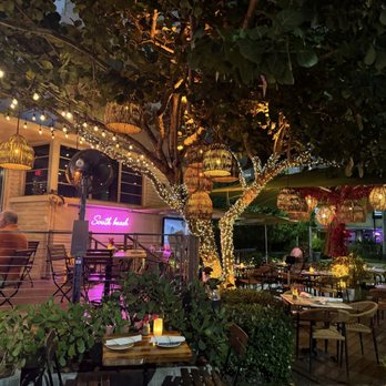 Cafe Americano - patio - American Near Me - Miami Beach, Florida