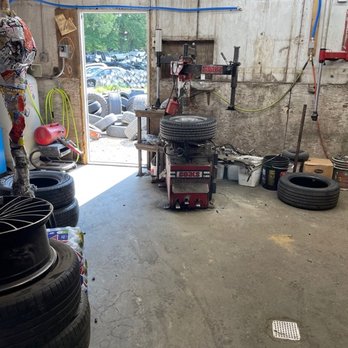 Gene's Tire & Wrecker - The coolest tire repair machine. - Towing Near Me - Jackson, Tennessee Gene's Tire & Wrecker - The coolest tire repair machine. - Towing Near Me - Jackson, Tennessee