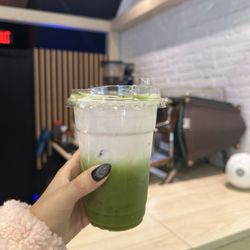 Suprema Coffee Roastery - Matcha with strawberry cold foam