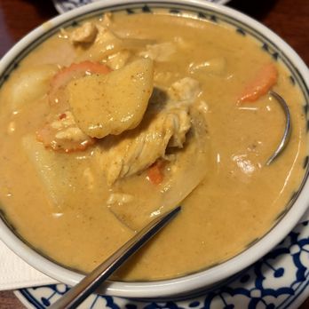 Mintra Thai Cuisine - Yellow curry - Thai Near Me - Renton, Washington Mintra Thai Cuisine - Yellow curry - Thai Near Me - Renton, Washington