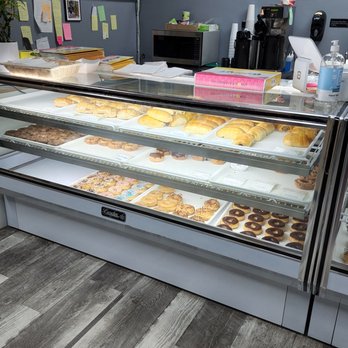 Lickin’ Good Donuts -  a display of donuts - Donuts Near Me - Alabaster, Alabama