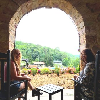 Mountain Lake Lodge - Hotels Near Me - Pembroke, Virginia Mountain Lake Lodge - Hotels Near Me - Pembroke, Virginia