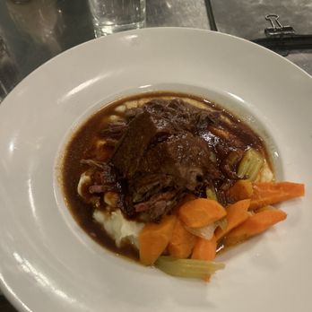 Public House - Pot roast over mash potatoes and veggies - New American Near Me - Chattanooga, Tennessee Public House - Pot roast over mash potatoes and veggies - New American Near Me - Chattanooga, Tennessee