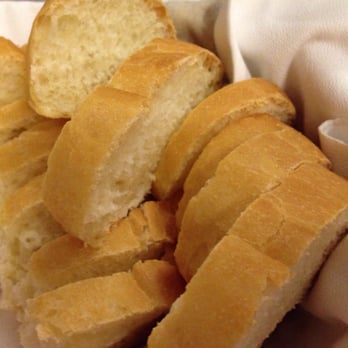 Ai Cacciatori - Complimentary bread basket. - Italian Near Me - Venice, VE