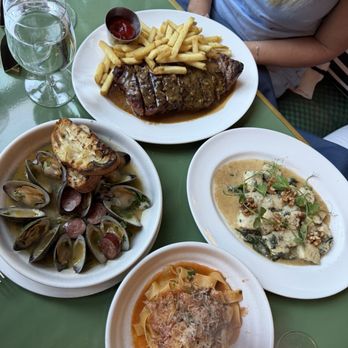 The Dining Room at The Vanderbilt - Clams, Tagliatelle, Gnocci, Steak - New American Near Me - Newport, Rhode Island The Dining Room at The Vanderbilt - Clams, Tagliatelle, Gnocci, Steak - New American Near Me - Newport, Rhode Island