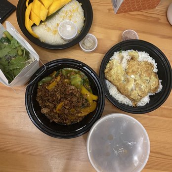 Saranrom Thai - Basil Minced Pork Mango Sticky rice - Thai Near Me - Elmhurst, New York