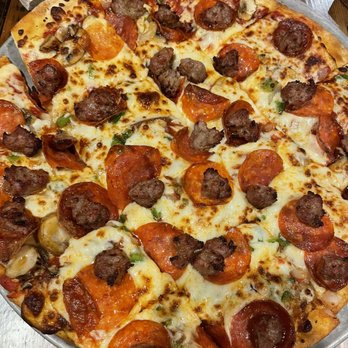 Pizza Pub - Pizza Near Me - Wisconsin Dells, Wisconsin