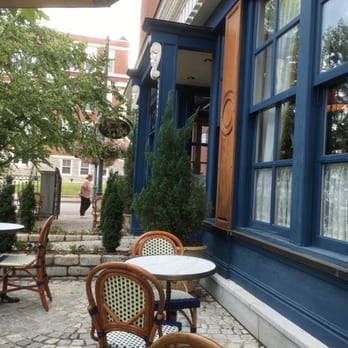 Parc Cafe - Patio and facade - Cafes Near Me - Maysville, Kentucky