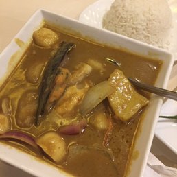 Spicy yellow curry with mixed seafood Spicy yellow curry with mixed seafood