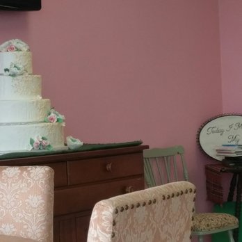 Louie's Bakery - a wedding cake on a table - Bakeries Near Me - Emmaus, Pennsylvania Louie's Bakery - a wedding cake on a table - Bakeries Near Me - Emmaus, Pennsylvania