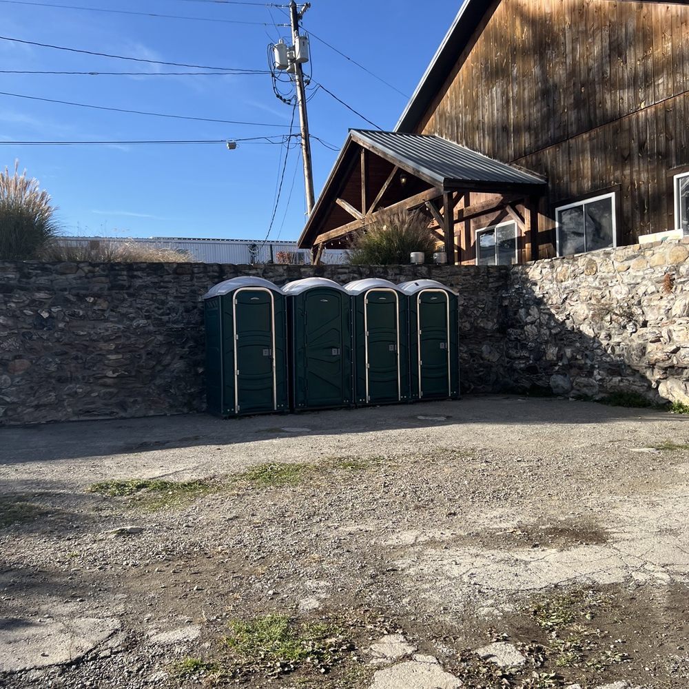 Fishkill Farms - Portable restrooms - Farmers Market Near Me - Hopewell Junction, New York