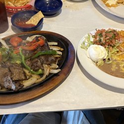 Mami's Mexican - Steak fajitas
