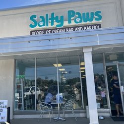 Salty Paws Chics Beach