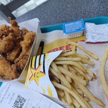 Carl's Jr - Tenders - Burgers Near Me - Martinez, California