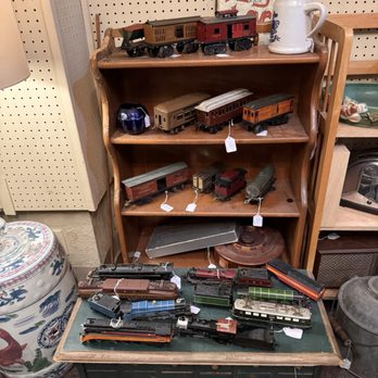 Janet's Antiques - Trains - Antiques Near Me - St. Petersburg, Florida Janet's Antiques - Trains - Antiques Near Me - St. Petersburg, Florida