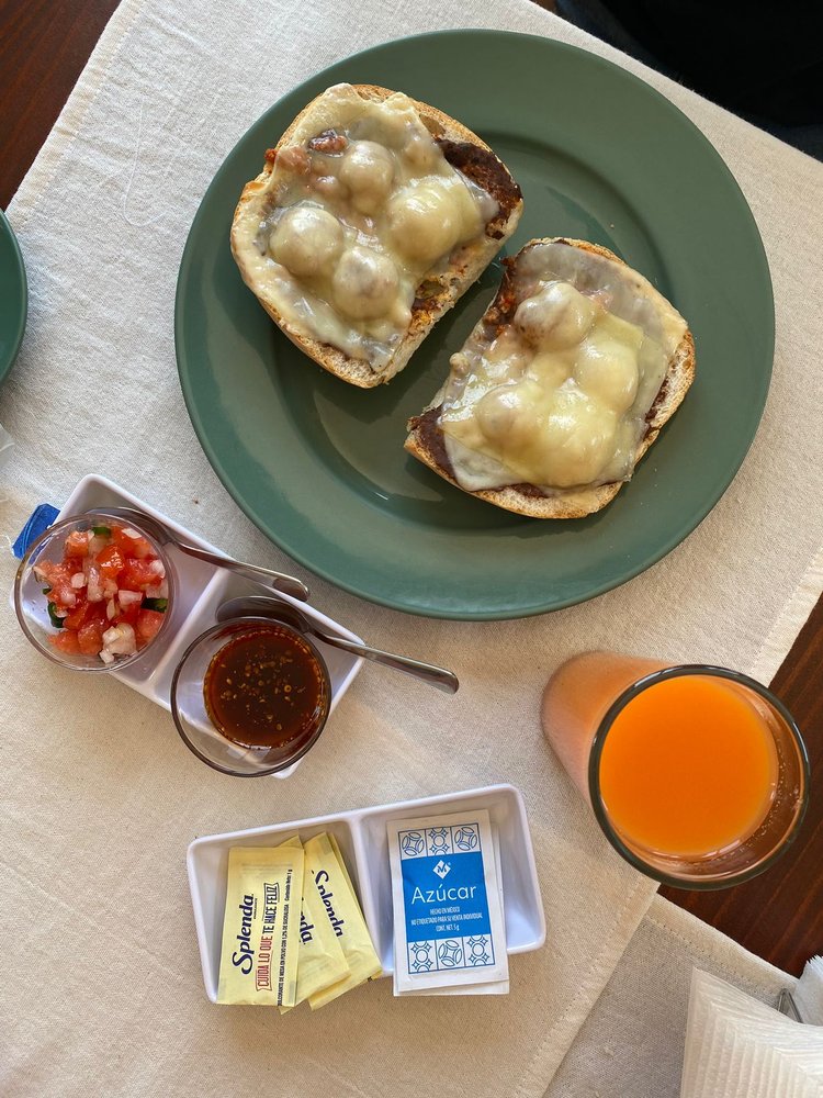 Mel's Bistro — Mexican restaurant in Cholula