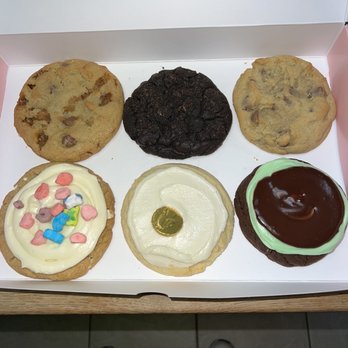Crumbl - Humble - Bakeries Near Me - Humble, Texas Crumbl - Humble - Bakeries Near Me - Humble, Texas
