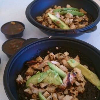 La Salsa - Black beans , grilled chicken & avocado in a bowl - Mexican Near Me - San Leandro, California La Salsa - Black beans , grilled chicken & avocado in a bowl - Mexican Near Me - San Leandro, California