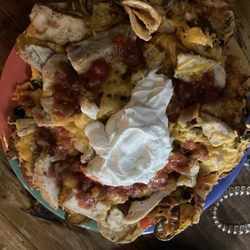 Stray Dog Pub & Cafe - Chicken nachos