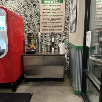 Wingstop - Chicken Wings Near Me - Thousand Oaks, California