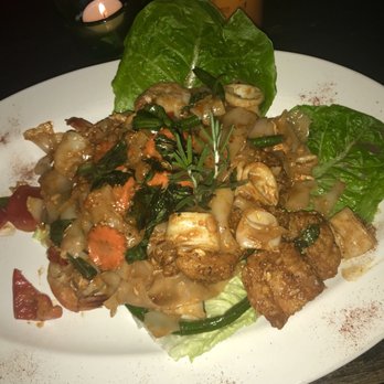 Am Thai Bistro - Seafood drunken noodles - Thai Near Me - Brooklyn, New York