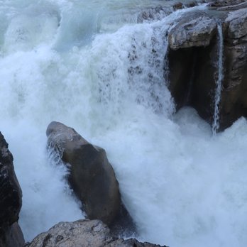 Sunwapta Falls - Hiking Near Me - Jasper, Alberta