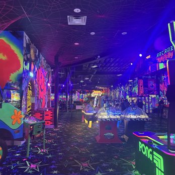 Arcade Monsters - Beside the monster machine - Arcades Near Me - Murrieta, California